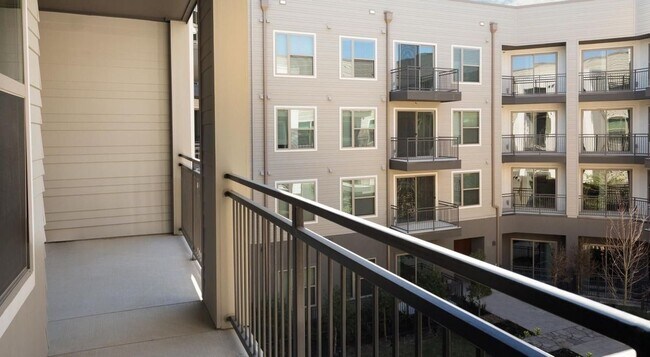Building Photo - 801 Sugaree Ave