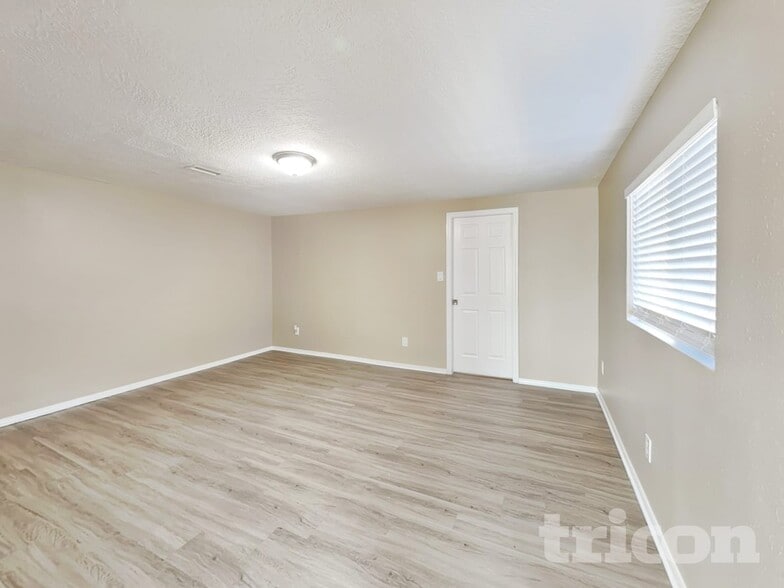 Building Photo - 1204 Betts St NE