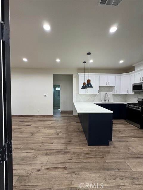 Building Photo - 122 E Brookdale Pl
