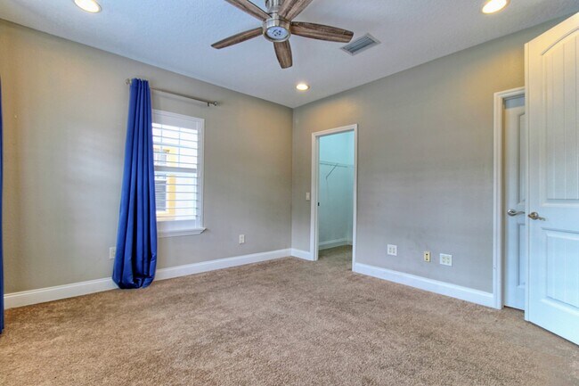 1st Floor Bedroom with Private Bathroom and Walk-In-Closet - 111 N Albany Ave