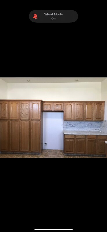 Building Photo - 702 S 11th Ave