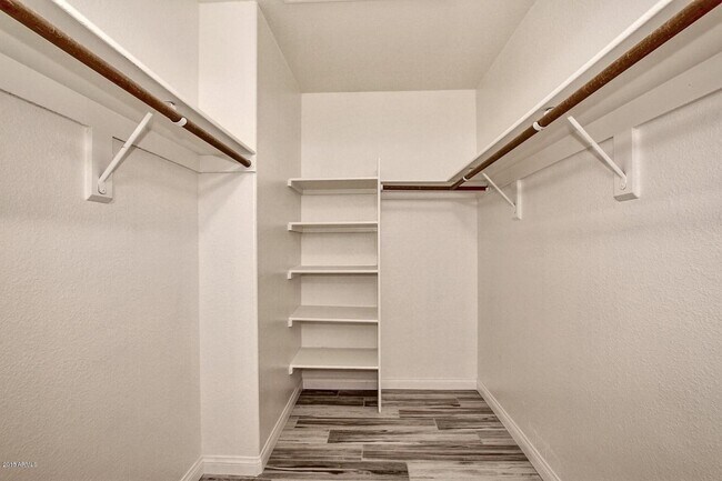 Building Photo - 4435 E Amberwood Dr