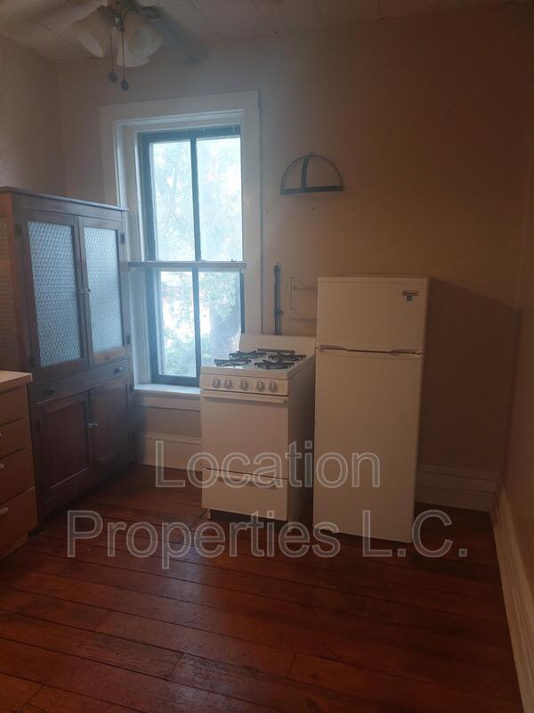 Building Photo - 728 Rhode Island St