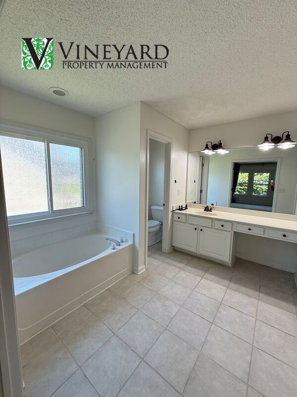Building Photo - 303 Don Pierre Way