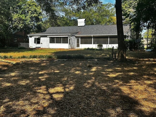 Building Photo - 2626 Monticello Dr