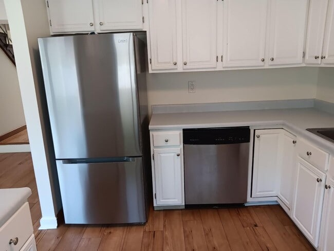 Building Photo - Valley Brook Community