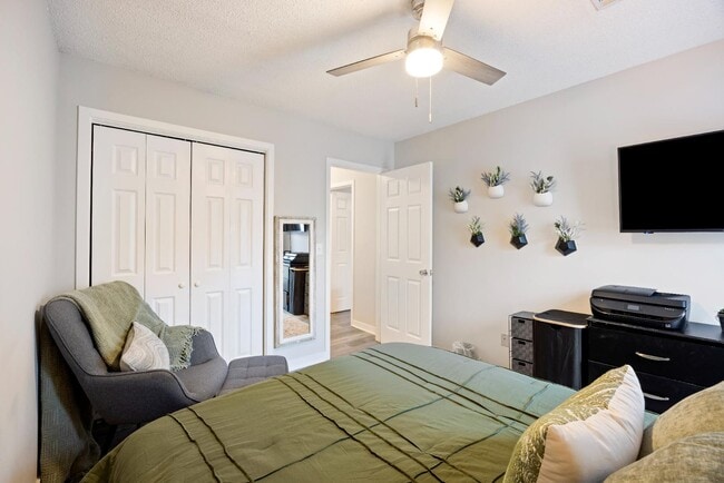 Building Photo - 340 Sandpiper Dr