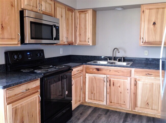 Building Photo - 1306-1308 N. Stout Rd.