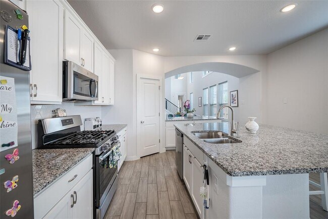 Building Photo - 7525 Desert Needle Dr