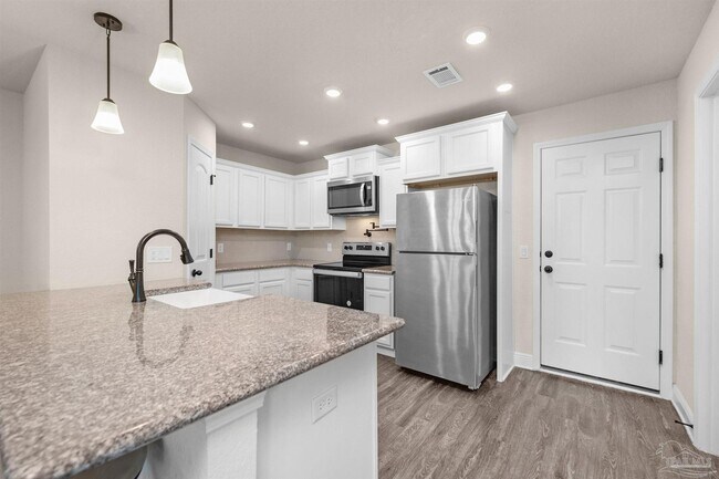 Building Photo - 5069 Peach Dr