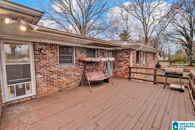 Building Photo - 126 E Jones Ct