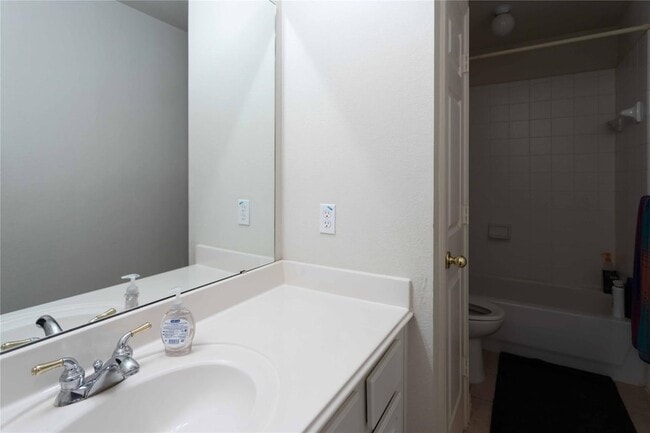 Building Photo - 136 Merideth Dr