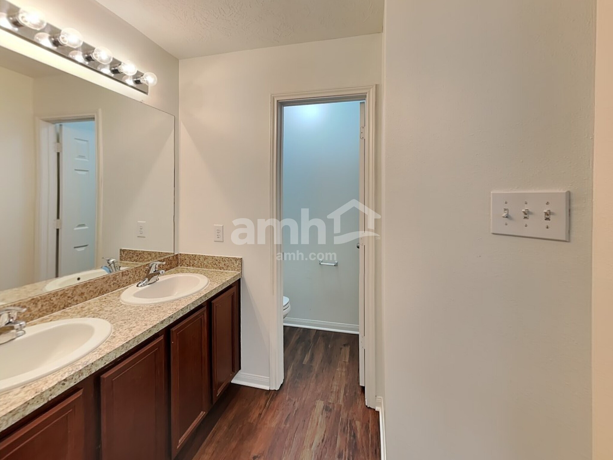 Building Photo - 3903 Hawthorne Glen Ct