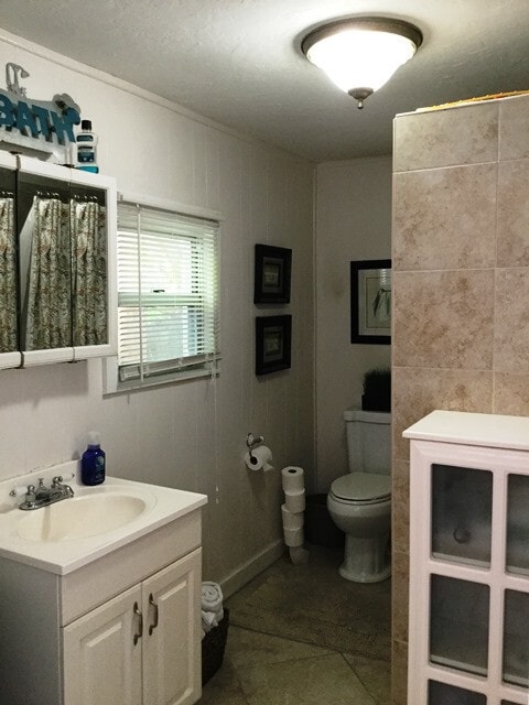 Building Photo - 2 bed + Den 1 bath Single Family House in Bahama Village