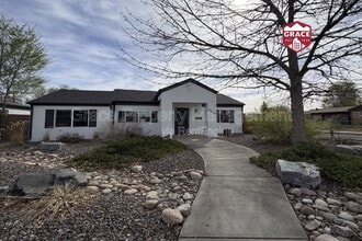 Building Photo - 2900 Pontiac St