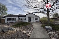 Building Photo - 2900 Pontiac St