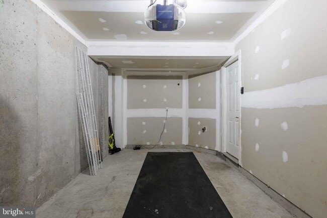 Building Photo - 9733 Braidwood Ter