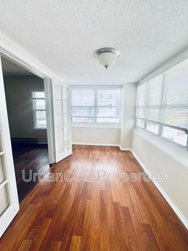 Building Photo - 1725 5th St N