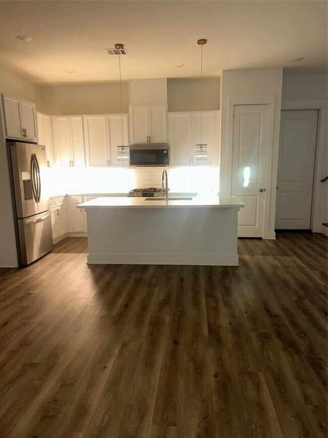 Building Photo - 4605 Lavatera St