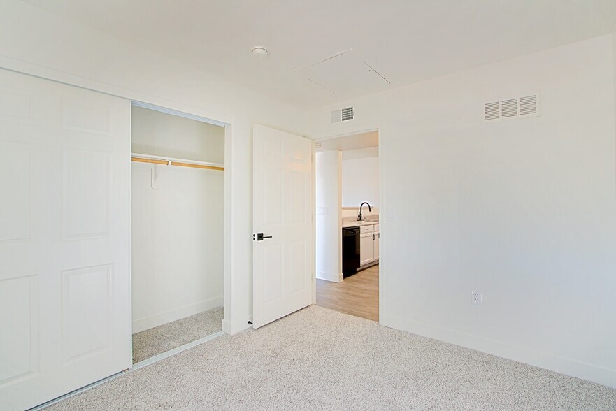 Building Photo - Marana Apartments