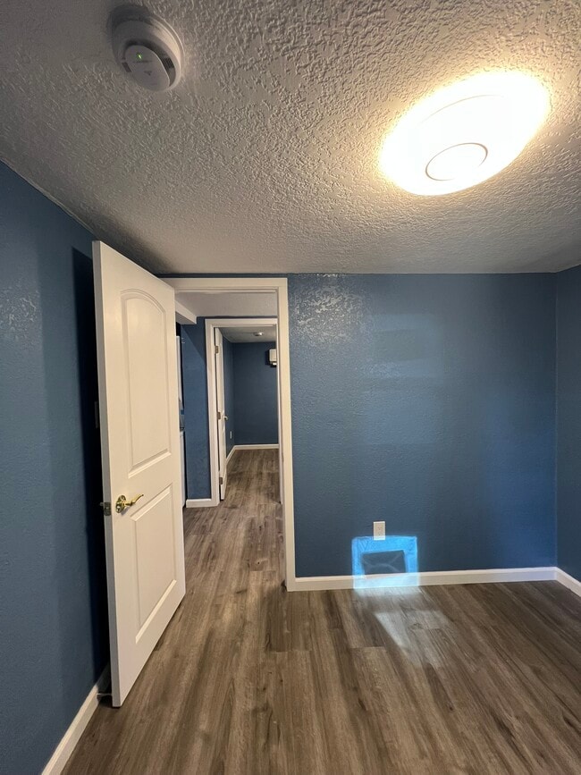 Building Photo - 1081 Craig Ave