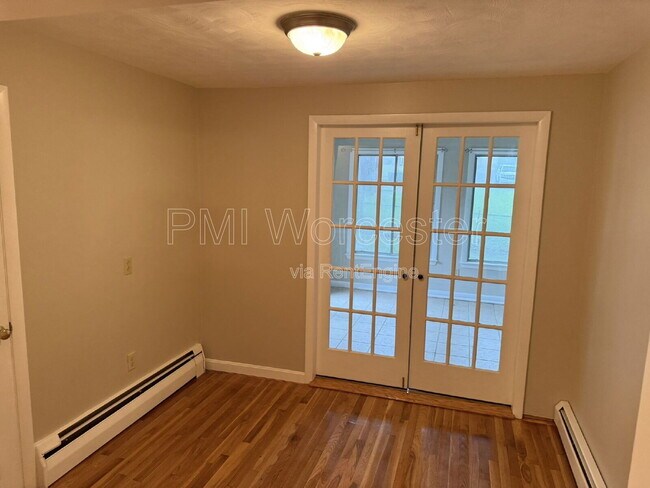 Building Photo - 25 Pond View Dr