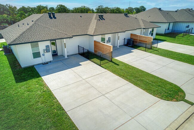 Building Photo - 2039 Vintage Farms Wy