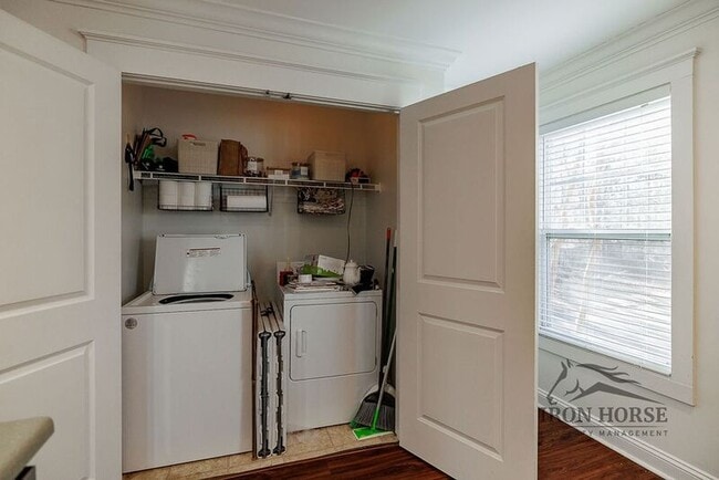 Building Photo - 1035 Barnett Shoals Rd