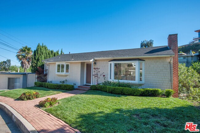 Building Photo - 7120 Pacific View Dr