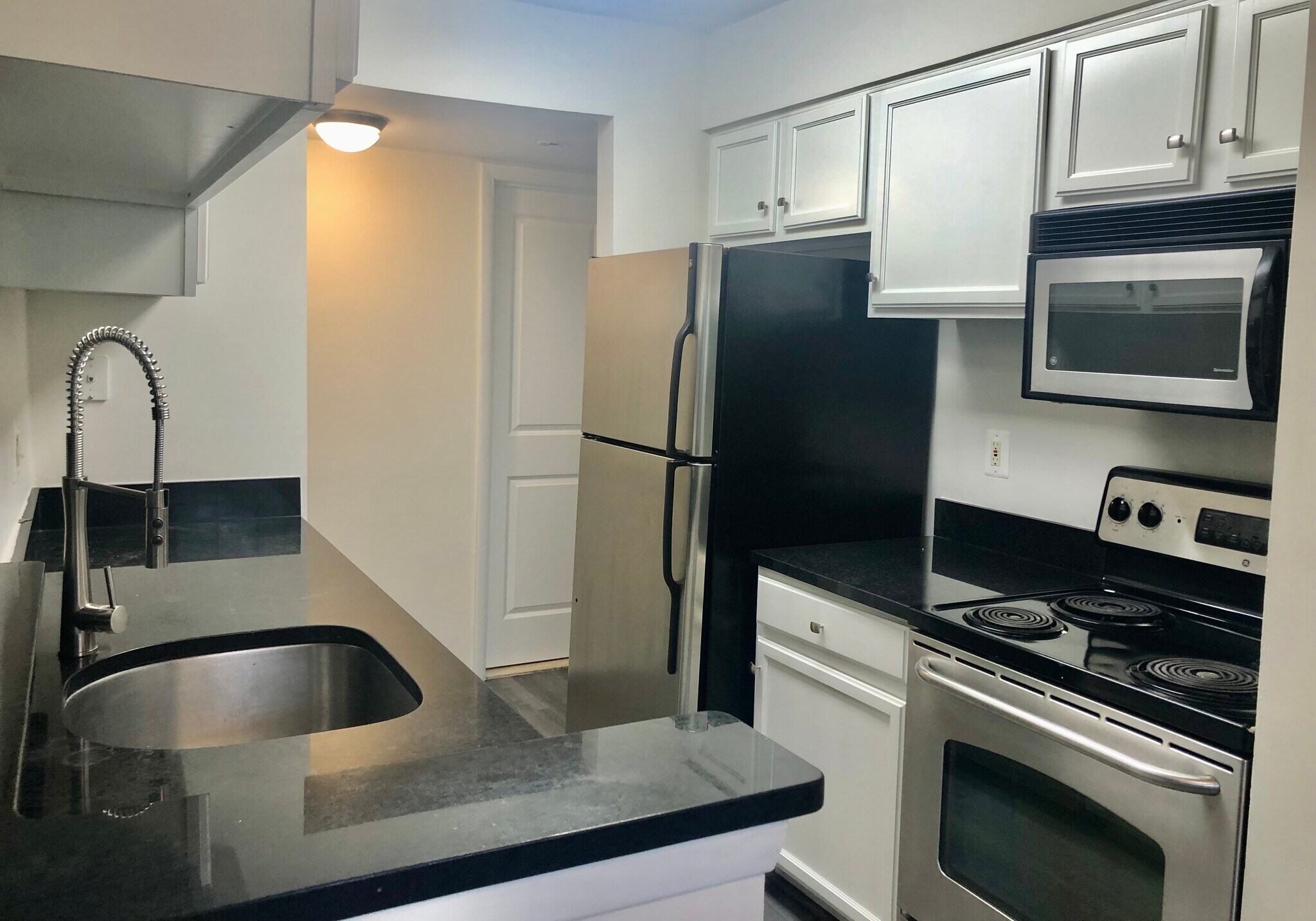 Kitchen 3 - 1734 Ascot Way
