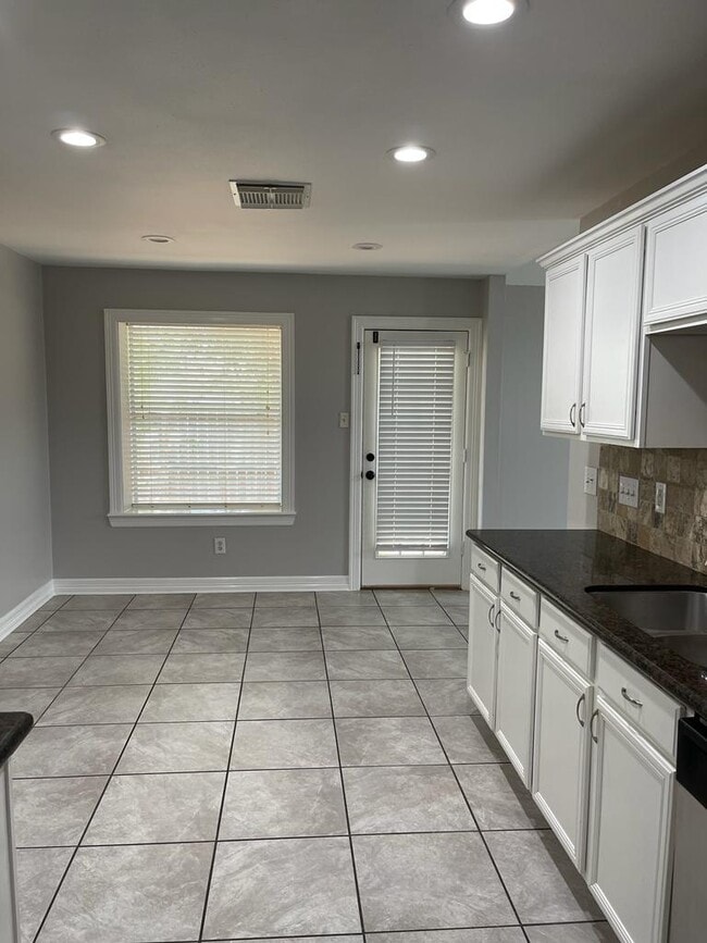 Building Photo - 24202 Bar Kay Ln