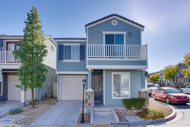 Building Photo - Gated Townhome with Strip Views from the Balcony!