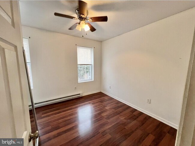 Building Photo - 2106 E Chelten Ave