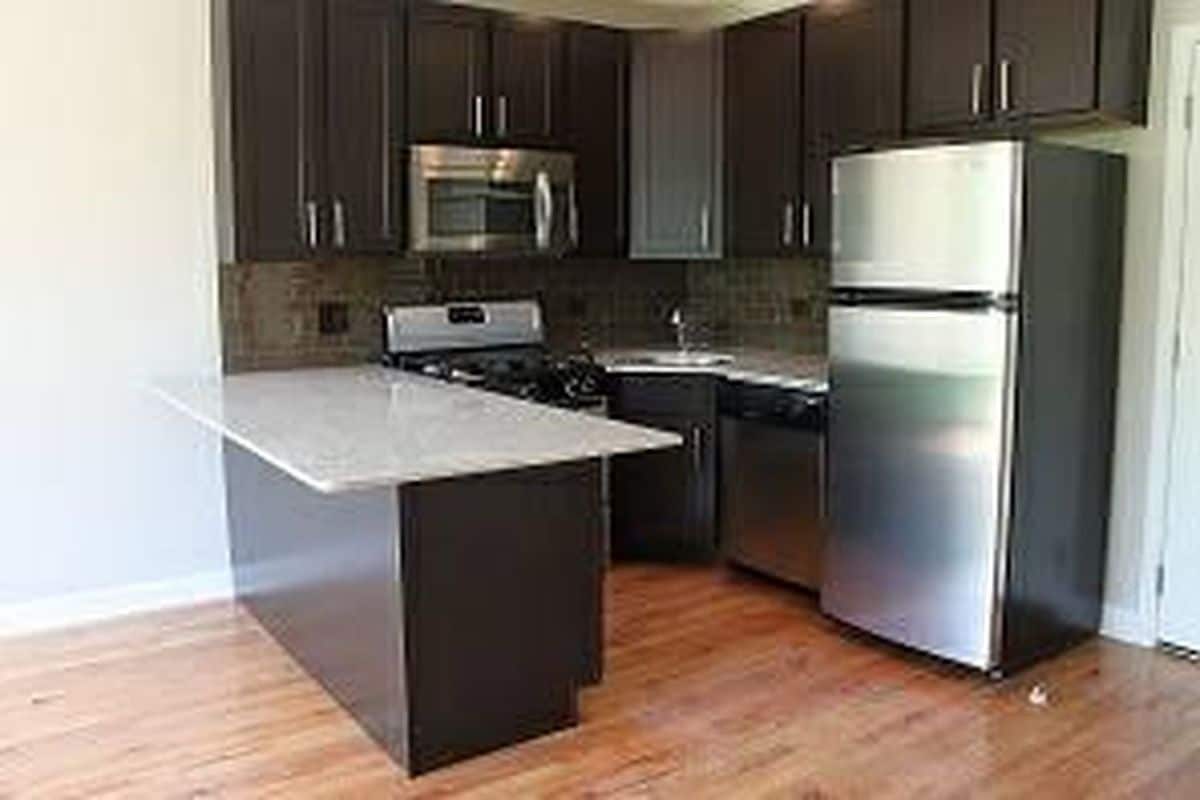 Building Photo - 4759 N Maplewood Ave