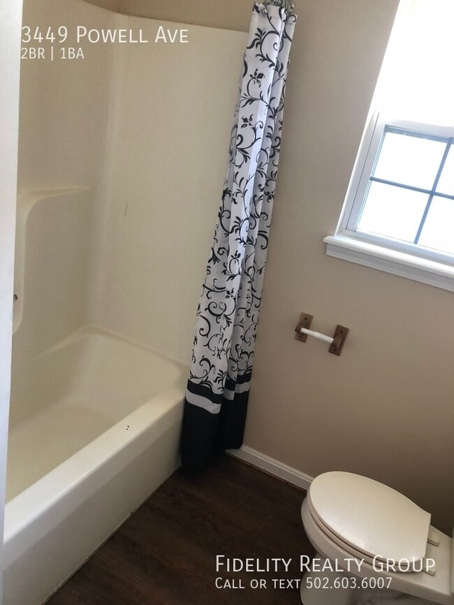 Building Photo - 3449 Powell Ave