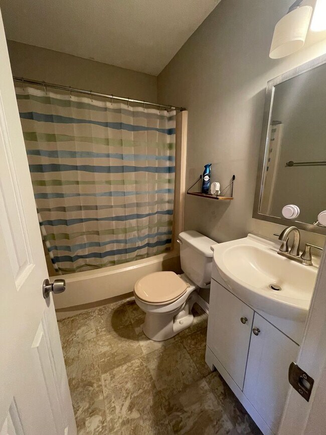 Building Photo - 3404 Doriswood Ct Antioch, TN 37013