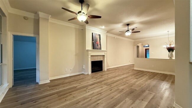 Building Photo - 931 Opal Chase Dr