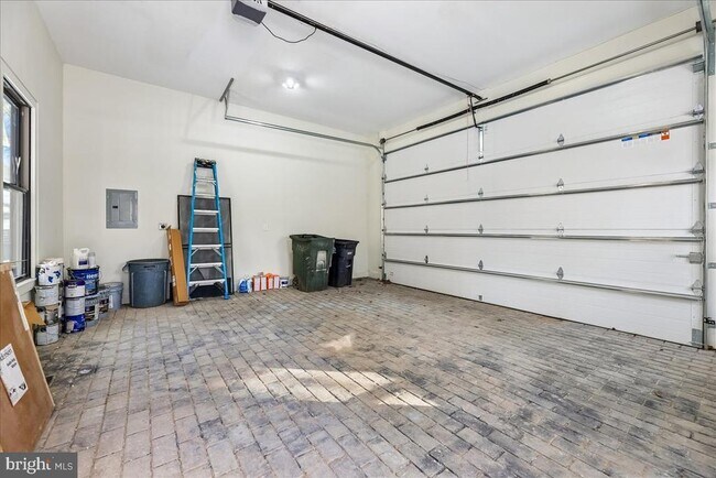 Building Photo - 4428 Albemarle St NW