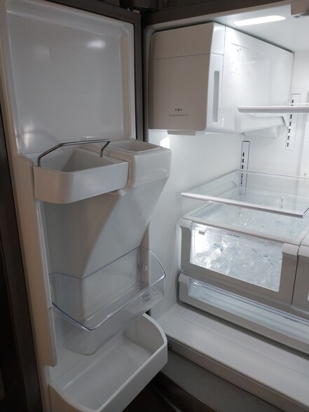 Fridge - 1003 Shell Flower Rd