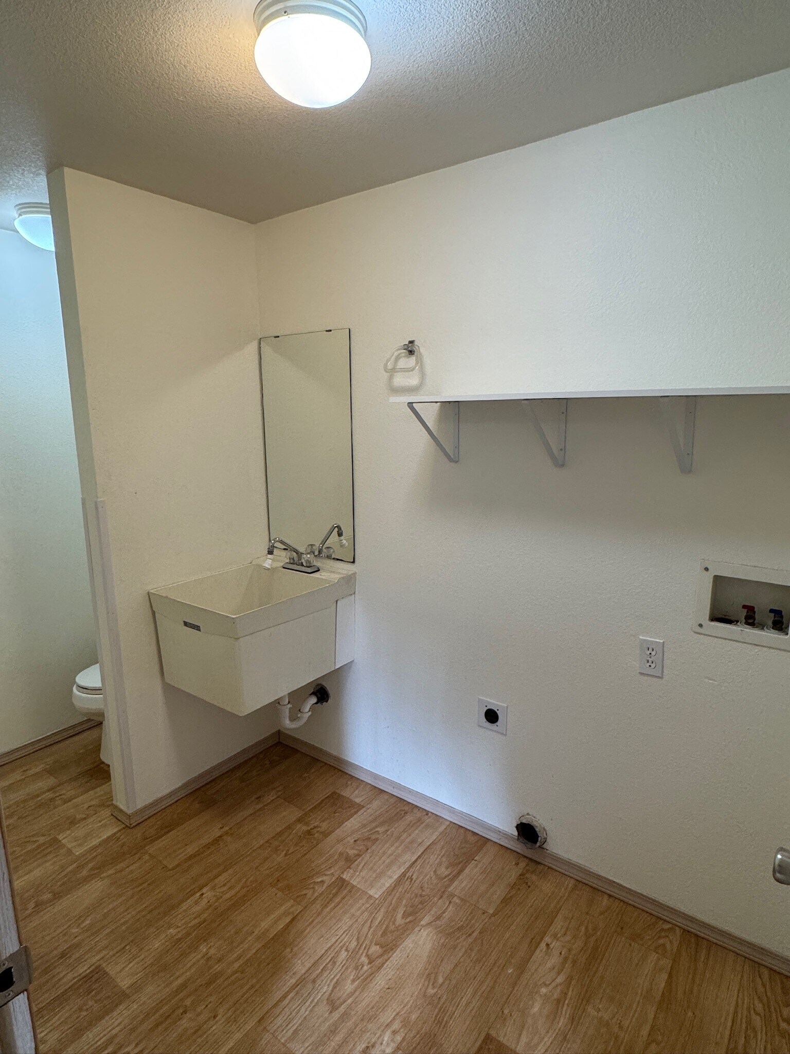 Building Photo - 1110 Irving St SW