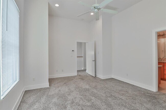 Building Photo - 4405 Austin St