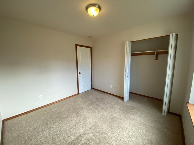 Building Photo - 3 Bedroom Home on Cul-De-Sac for Rent!