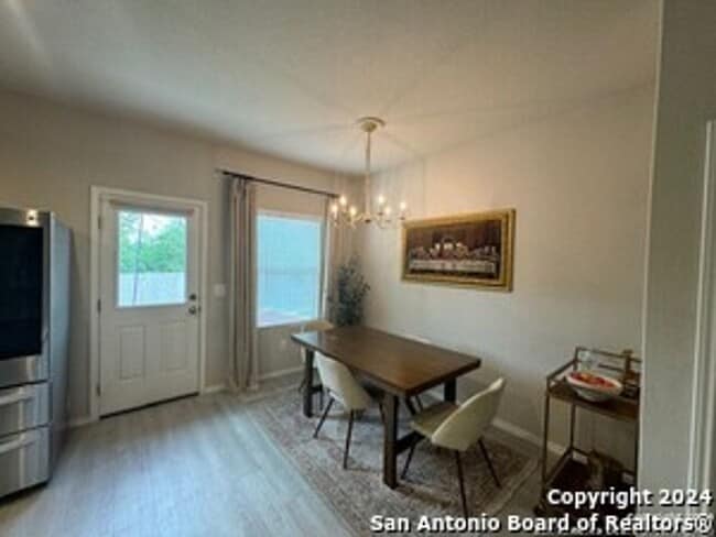 Building Photo - Lovely 3 Bedroom 2 Bath One Story Home.