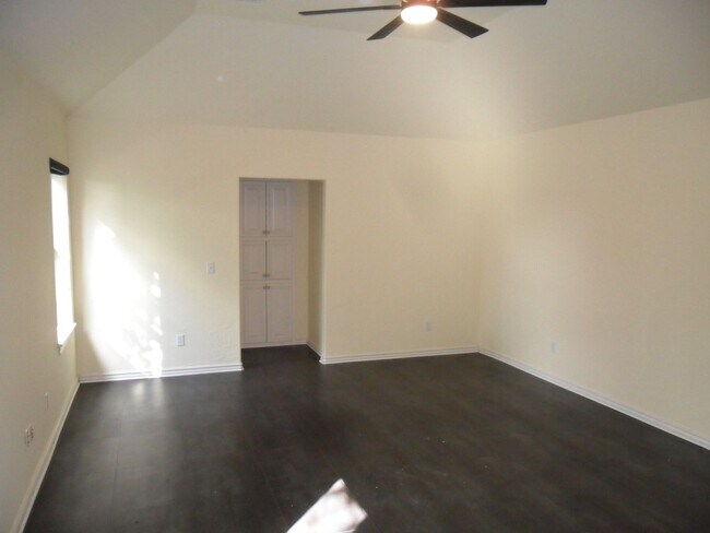 Building Photo - Classic Brookhaven Square Home - Quality T...