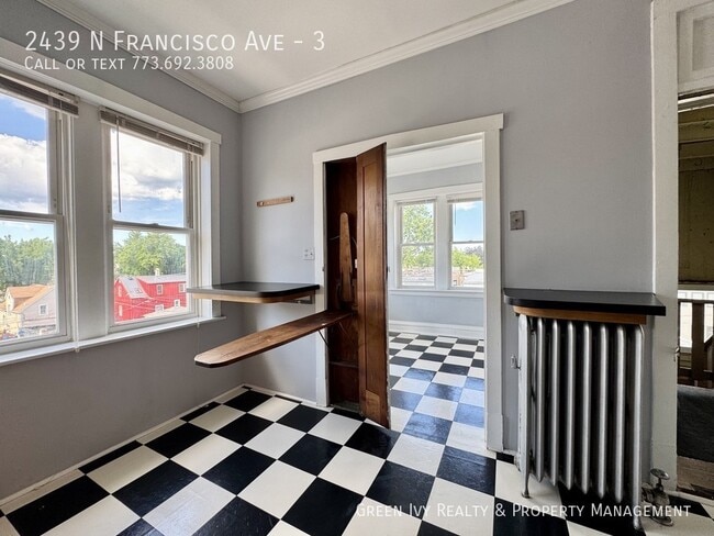 Building Photo - 2439 N Francisco Ave