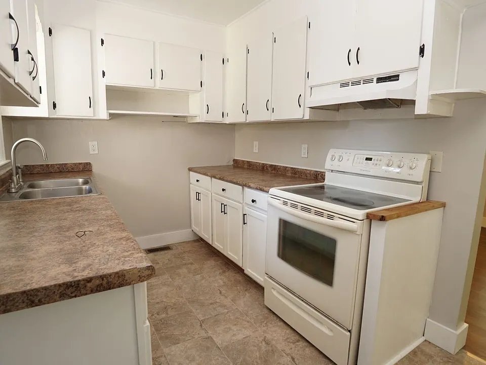 Building Photo - 260 Brighttown Rd