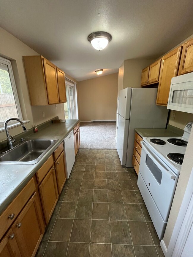 Building Photo - 18950 NW Shadow Ln