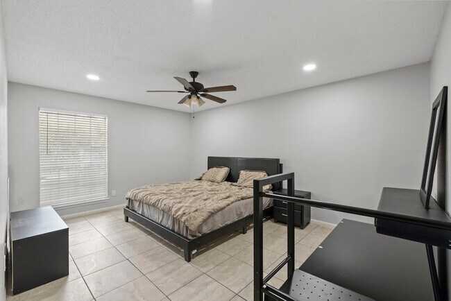 Building Photo - 7900 Westheimer Rd