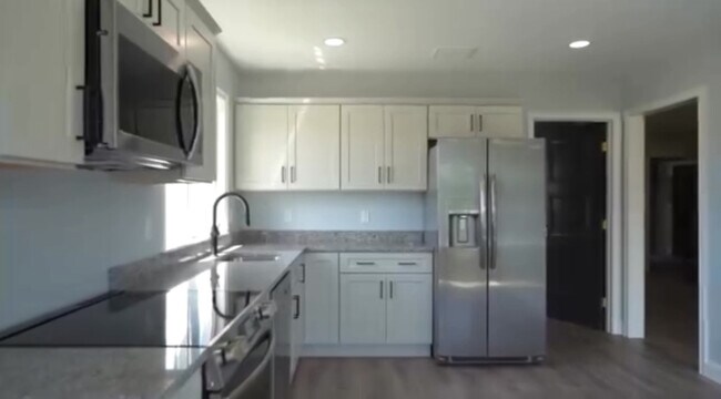 Building Photo - 1045 County St