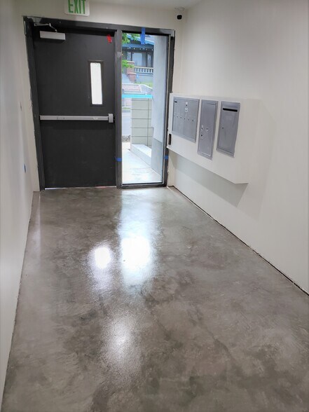 Building Photo - 318 N Wilton Pl